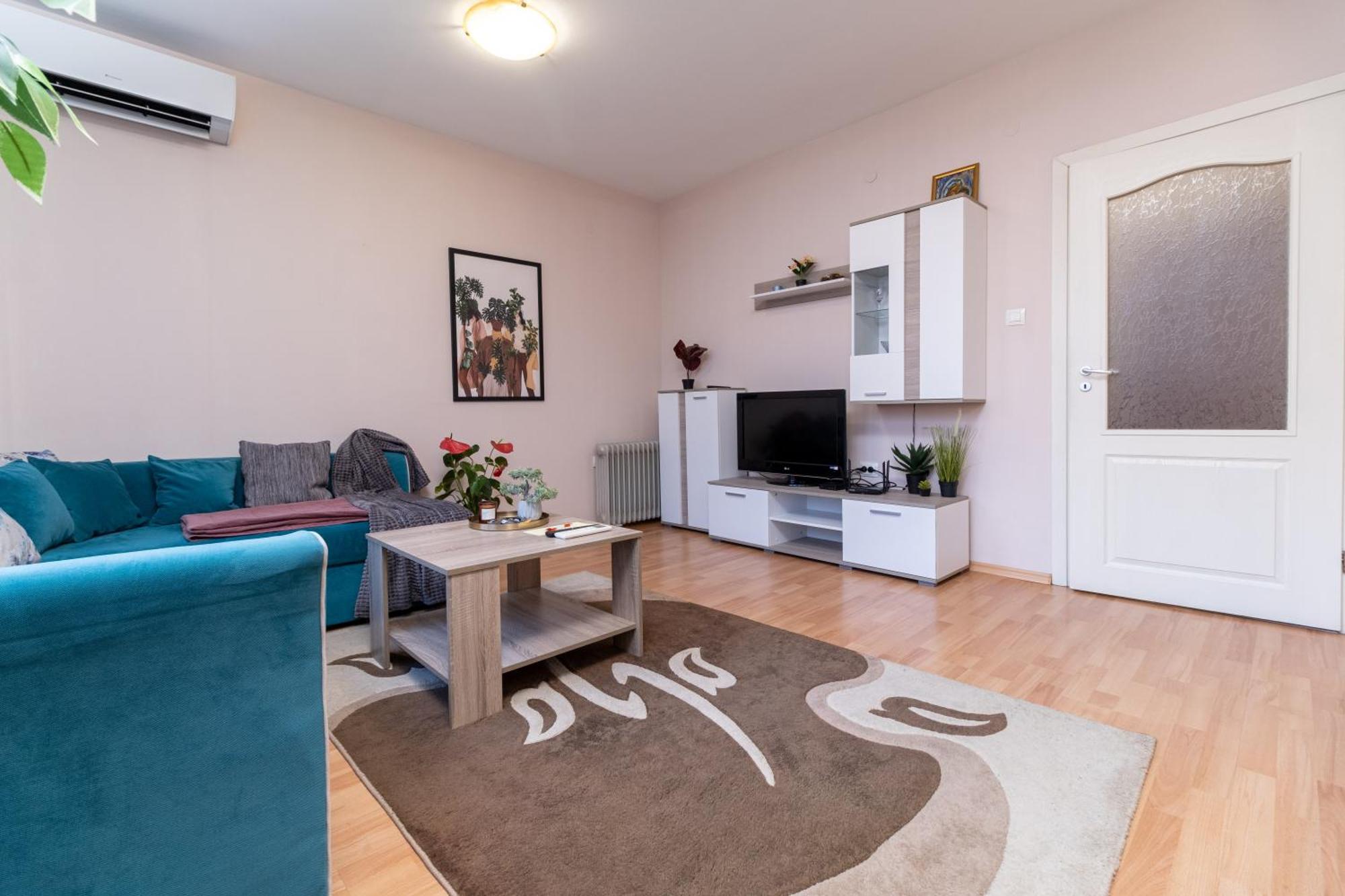 Comfortable 2Br Urban Getaway In City Center 普罗夫迪夫 外观 照片