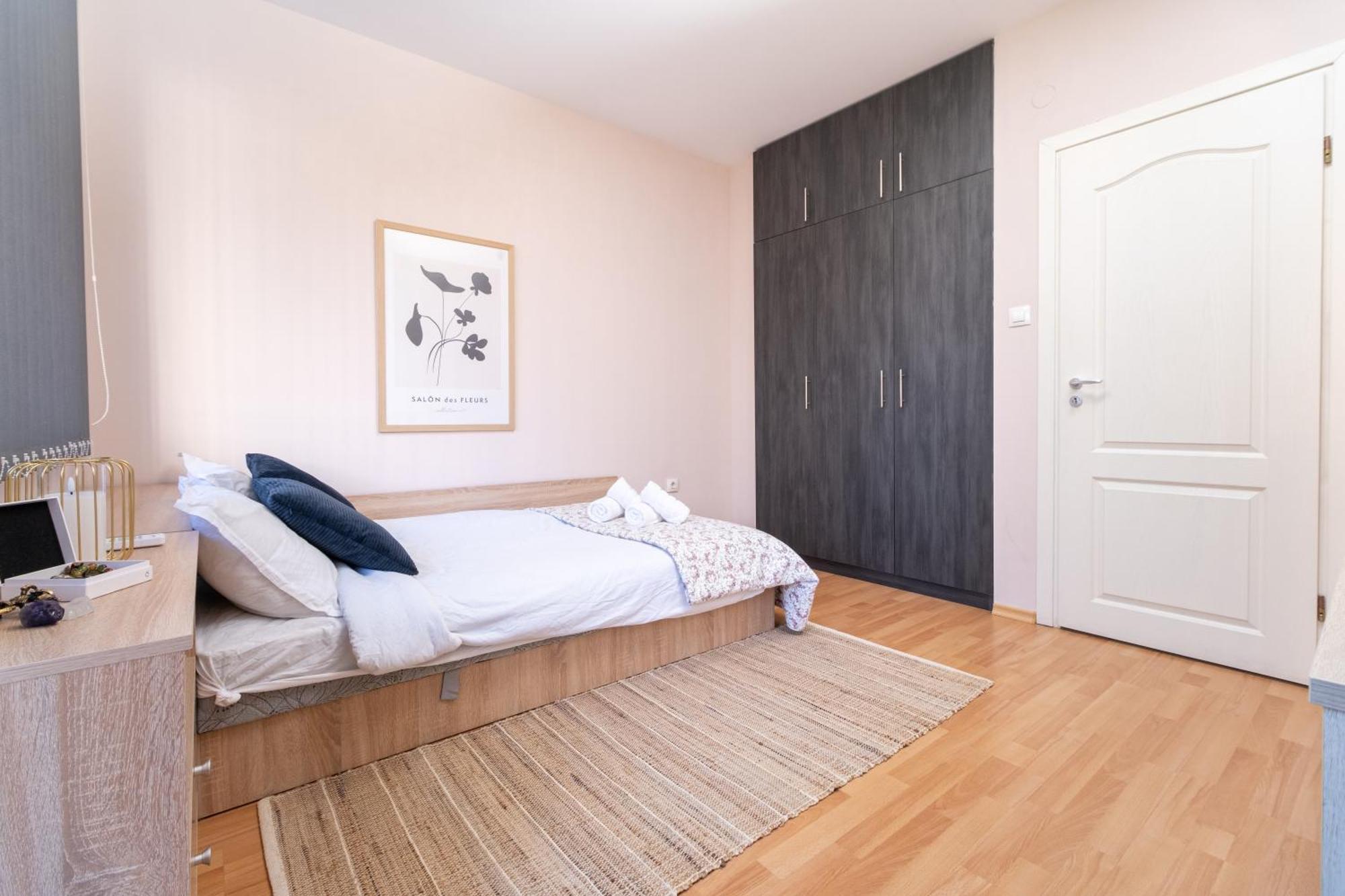 Comfortable 2Br Urban Getaway In City Center 普罗夫迪夫 外观 照片