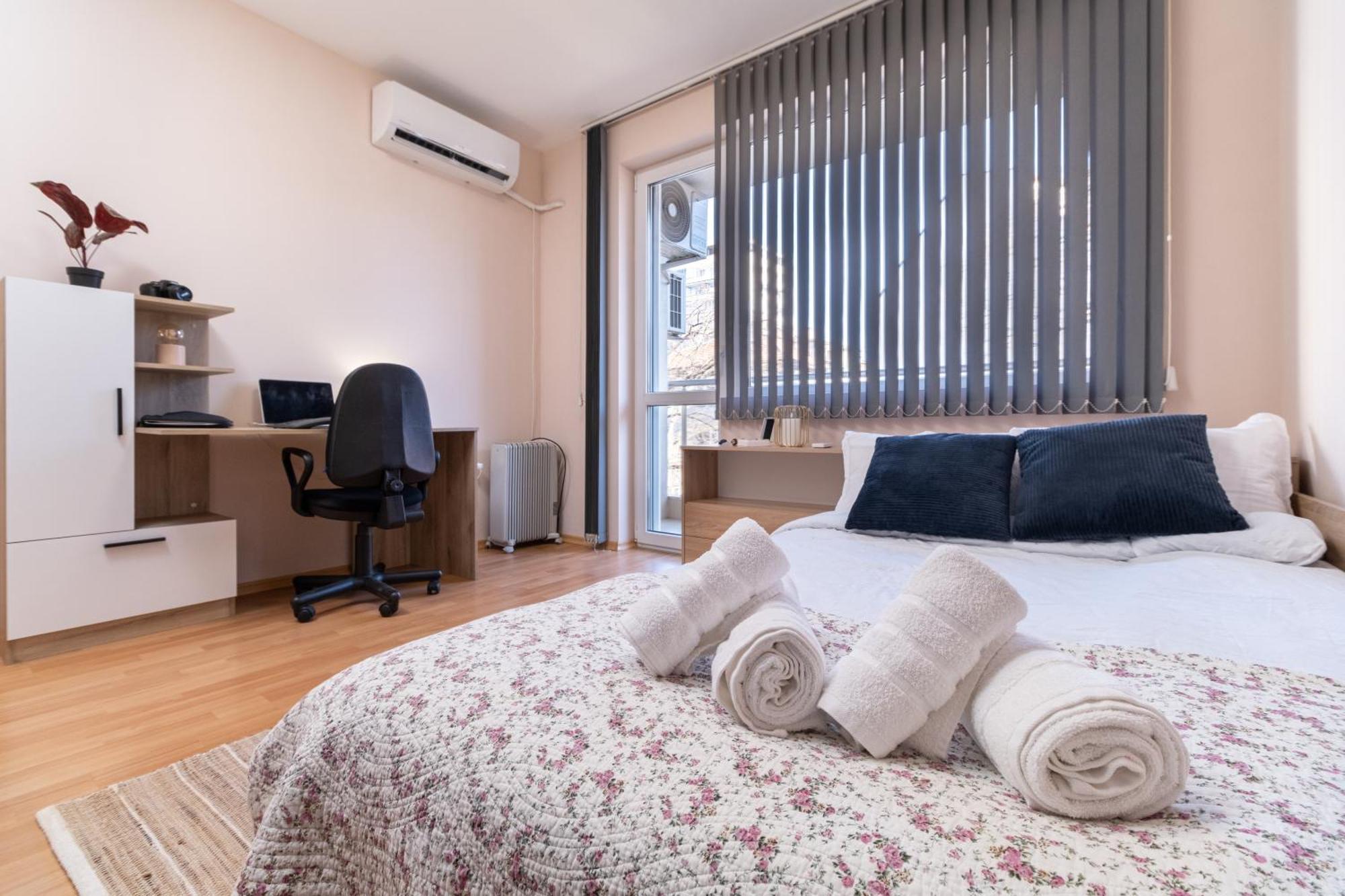 Comfortable 2Br Urban Getaway In City Center 普罗夫迪夫 外观 照片